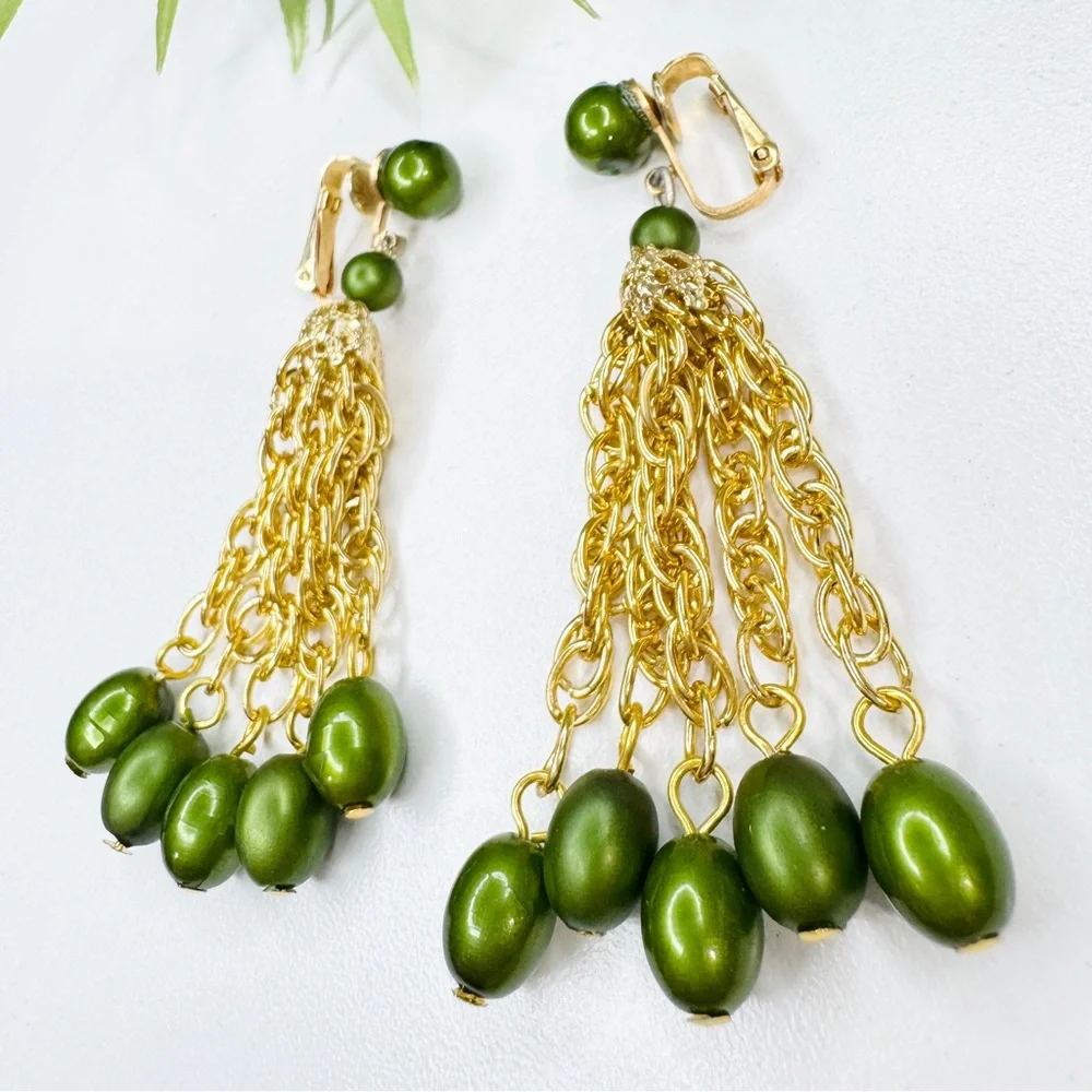 Vintage 60s Hong Kong Green Faux Pearl Gold Tone Tassel Chain Dangle Earrings